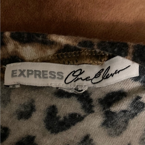 Express Leopard print top, size L - Picture 5 of 5
